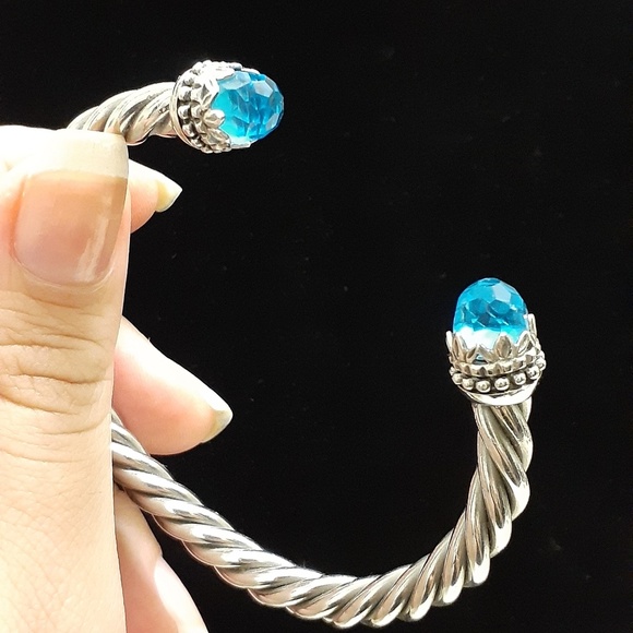 Silver bangle with blue crystals - Picture 3 of 4